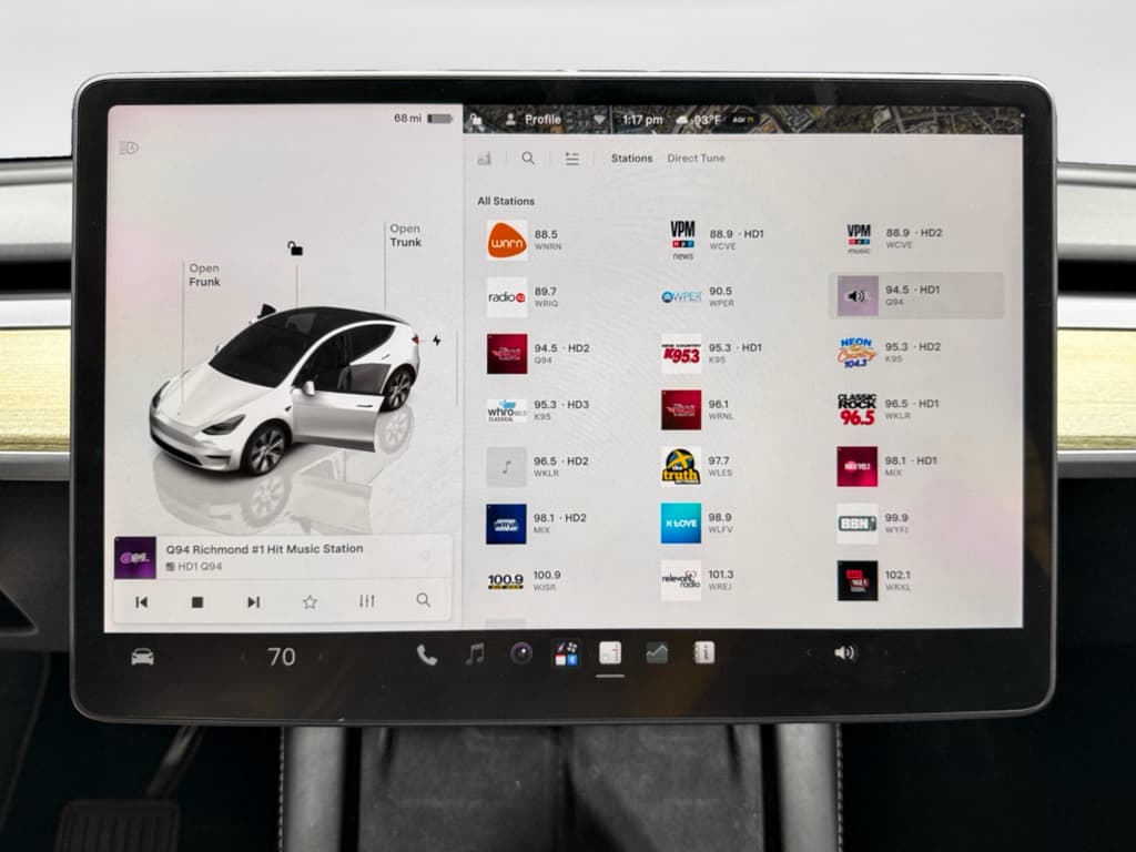 2023 Tesla Model Y view 10