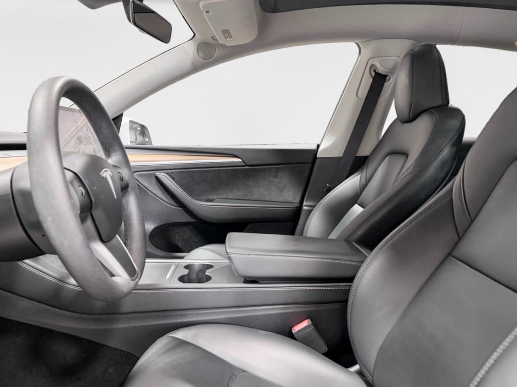 2023 Tesla Model Y view 15