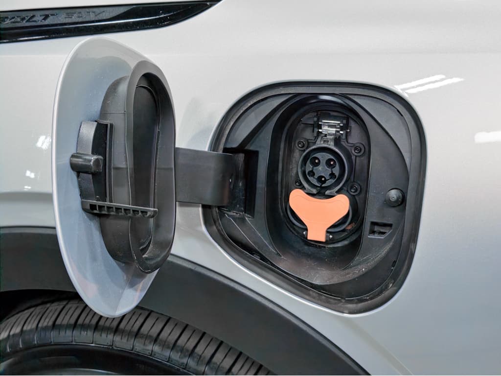 2022 Chevrolet Bolt EUV view 5