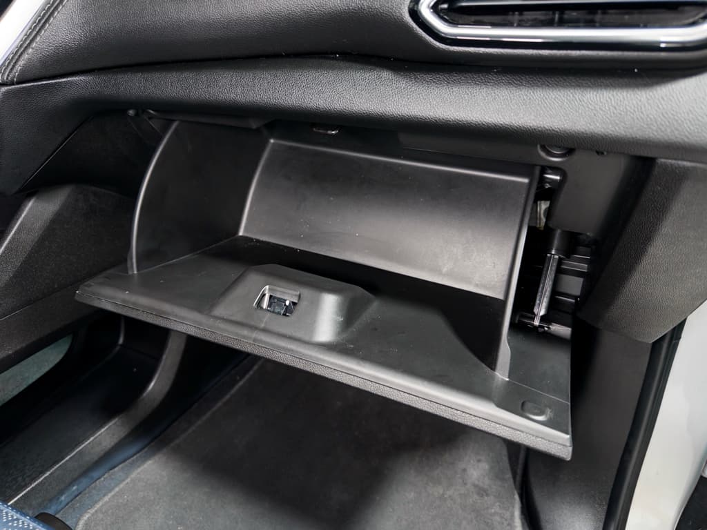 2022 Chevrolet Bolt EUV view 19