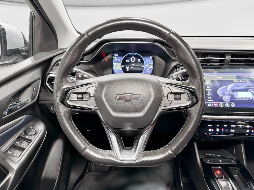2022 Chevrolet Bolt EUV view 8