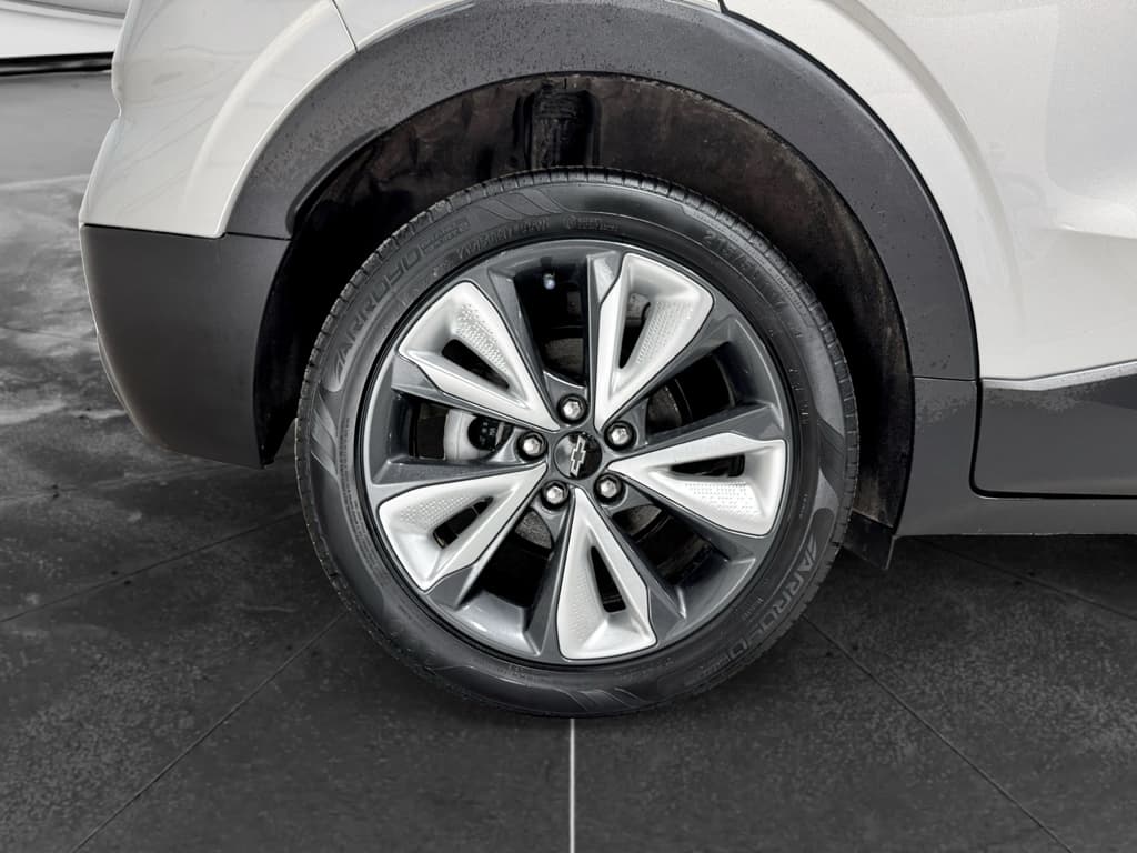 2022 Chevrolet Bolt EUV view 34
