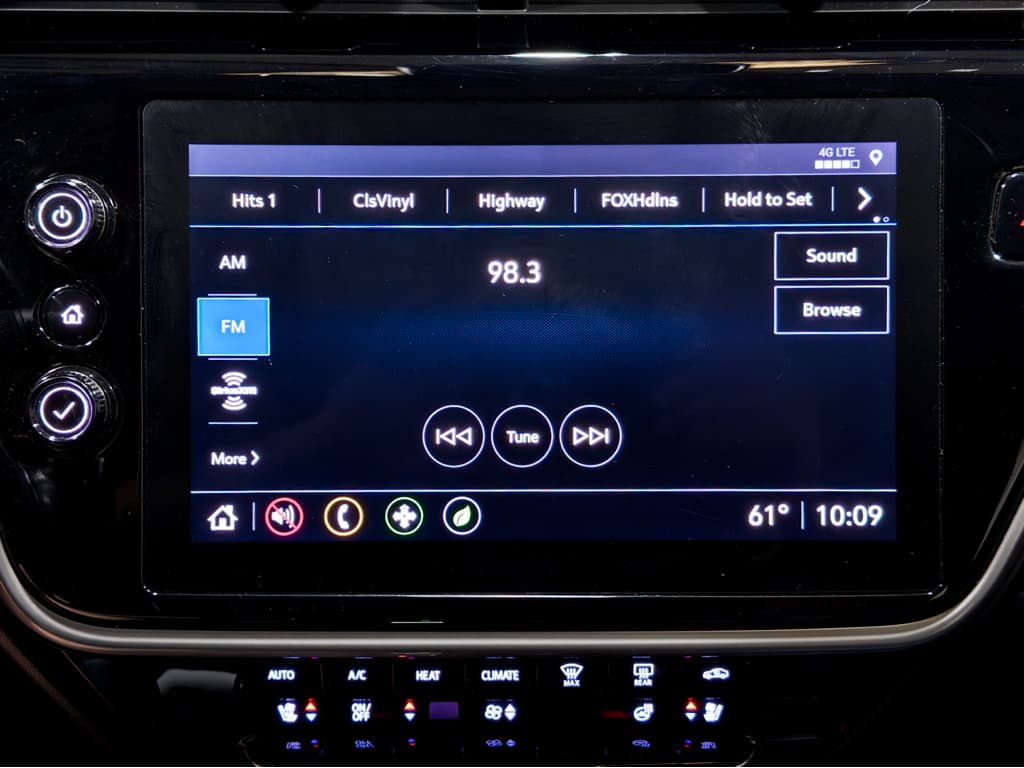 2022 Chevrolet Bolt EUV view 12