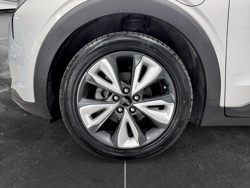 2022 Chevrolet Bolt EUV view 28