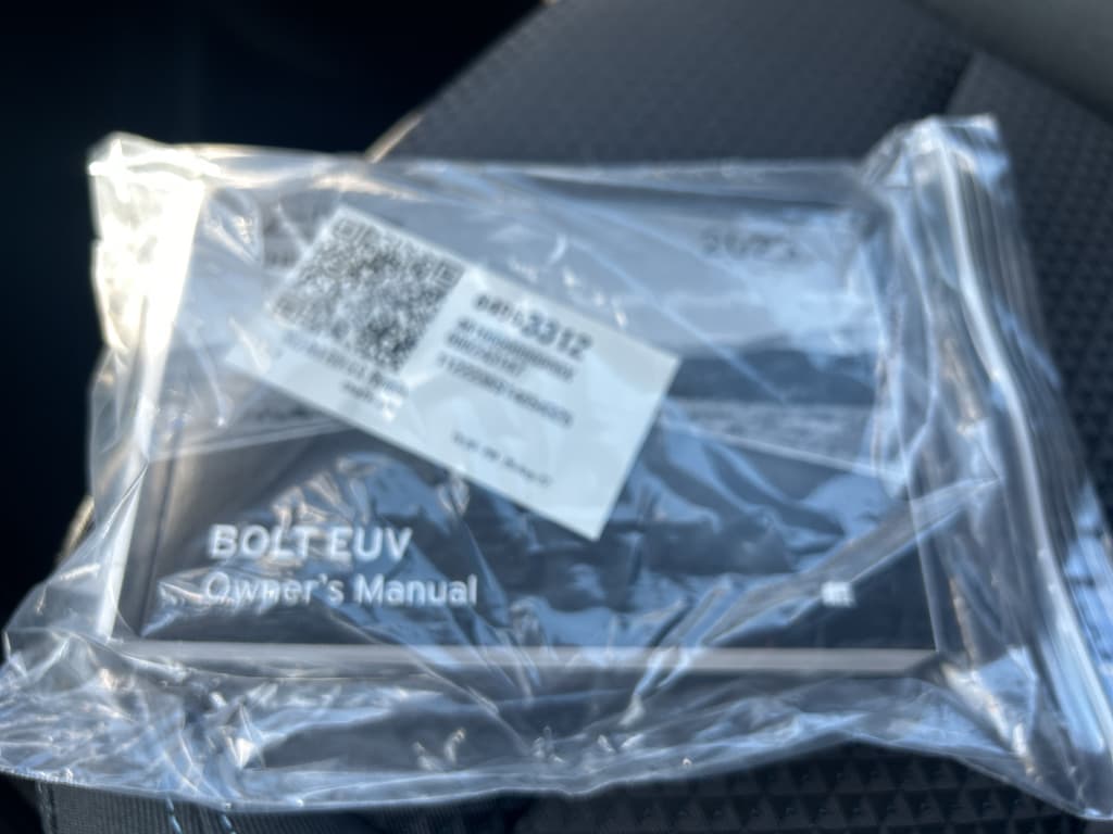2023 Chevrolet Bolt EUV view 17