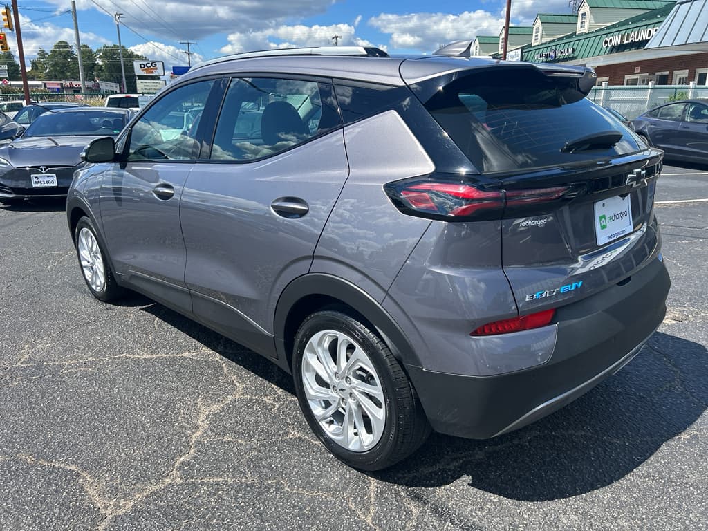 2023 Chevrolet Bolt EUV view 2