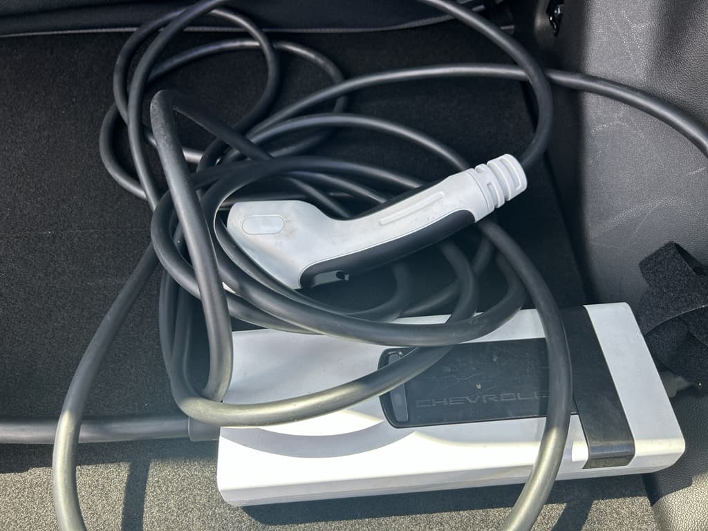 2023 Chevrolet Bolt EUV view 6