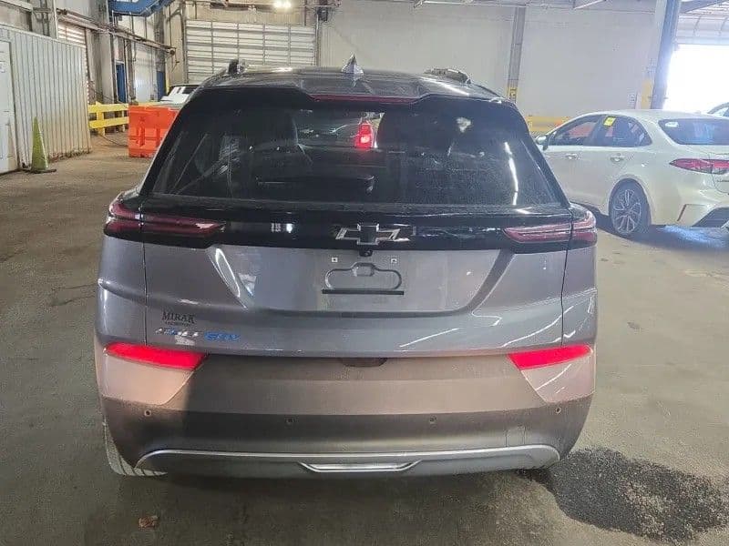 2023 Chevrolet Bolt EUV view 3