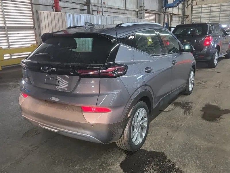 2023 Chevrolet Bolt EUV view 4