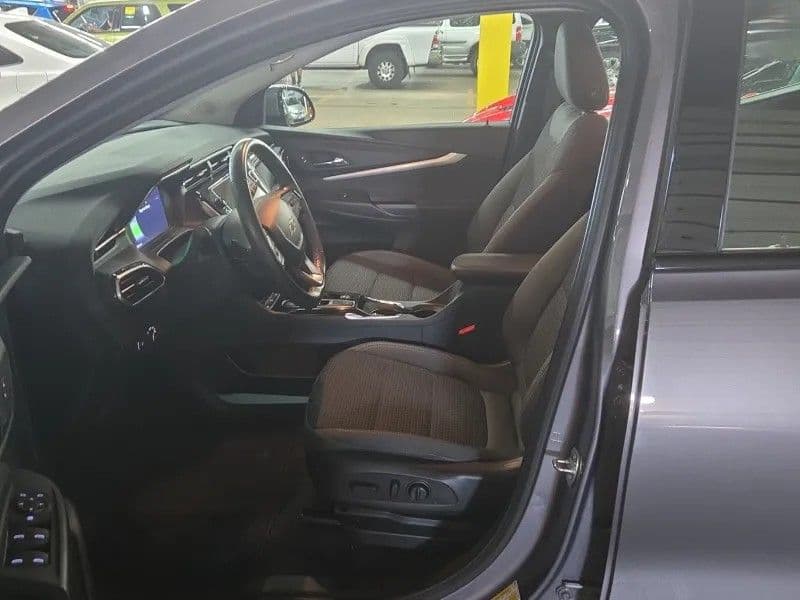 2023 Chevrolet Bolt EUV view 6