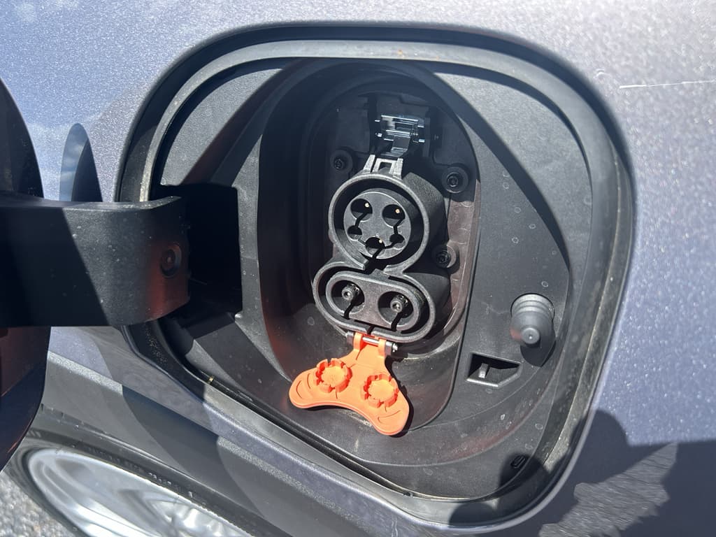 2023 Chevrolet Bolt EUV view 5