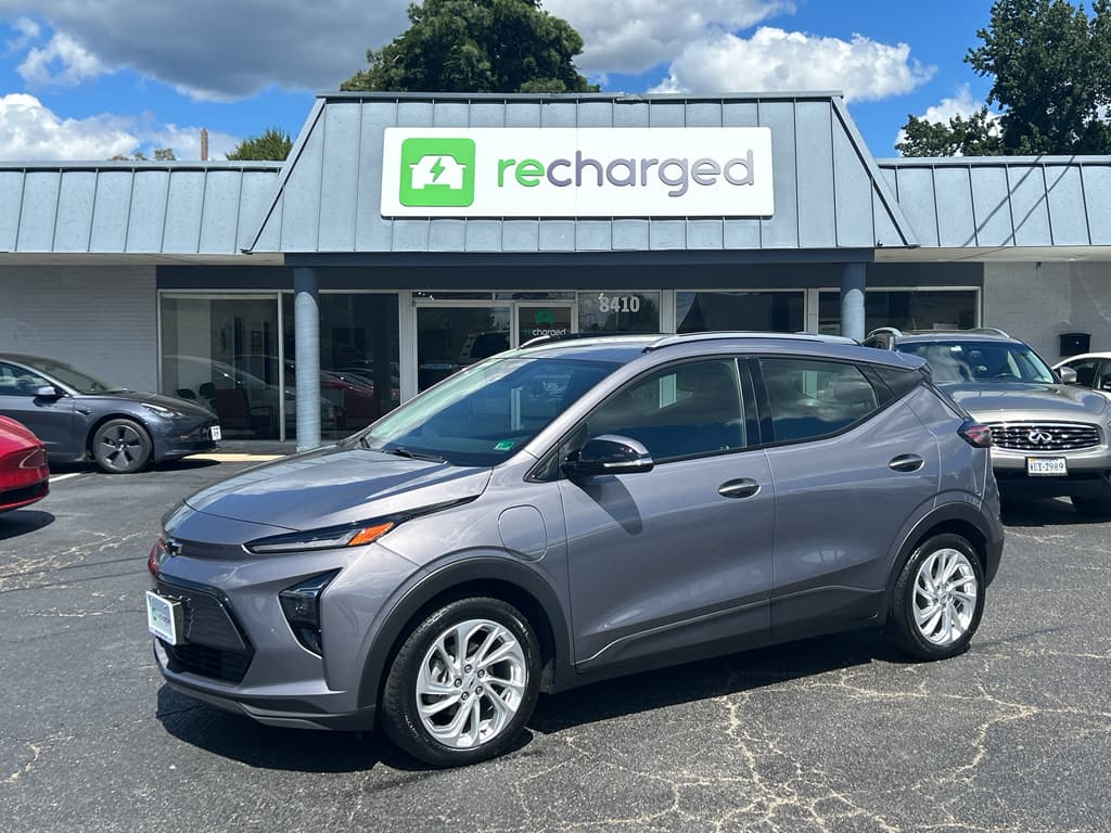 2023 Chevrolet Bolt EUV view 1
