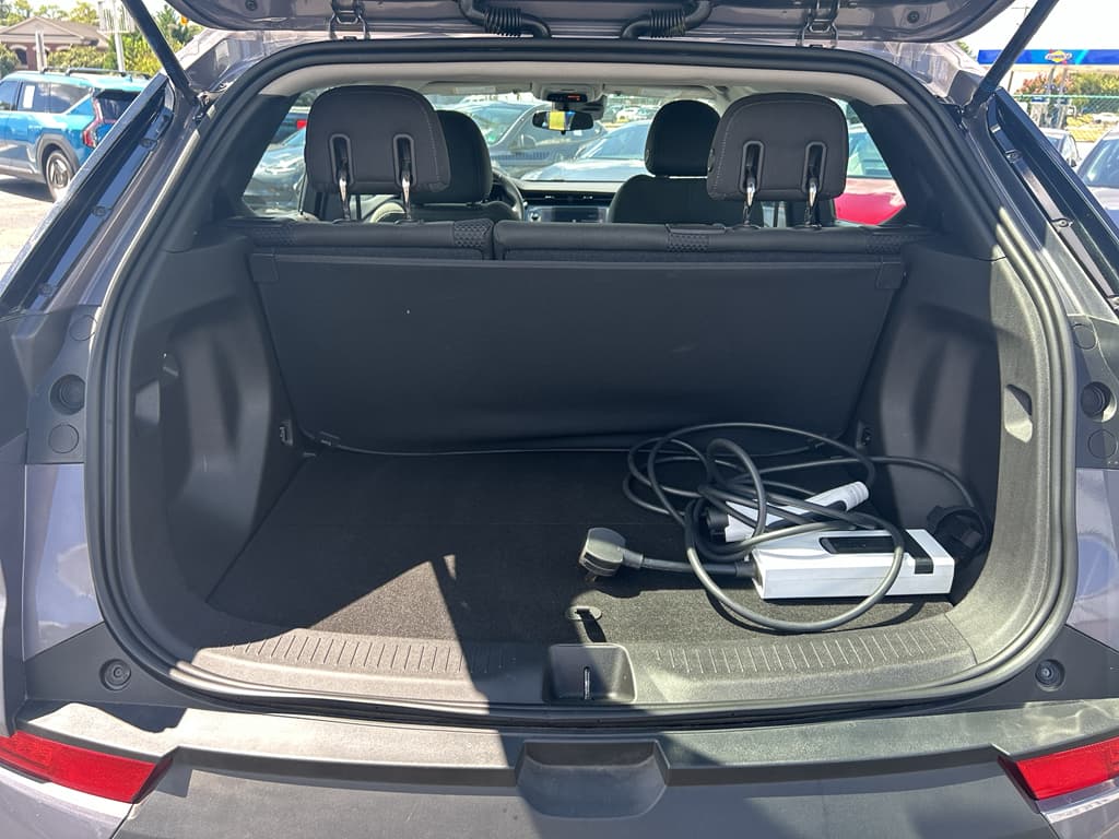 2023 Chevrolet Bolt EUV view 19