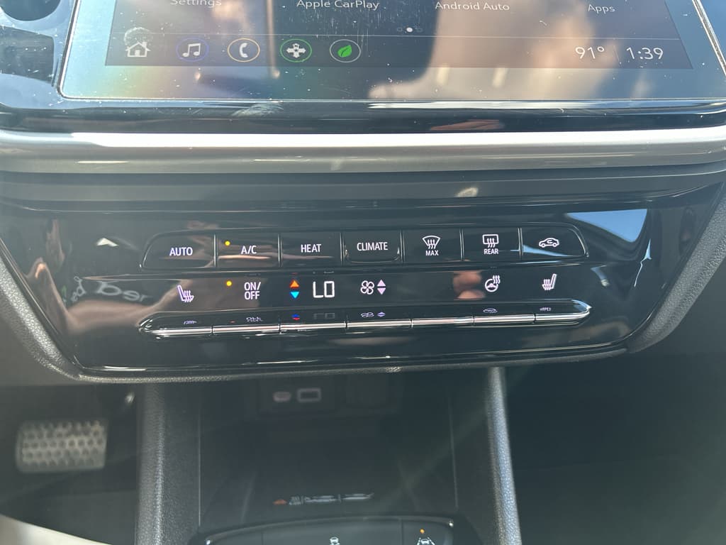 2023 Chevrolet Bolt EUV view 12