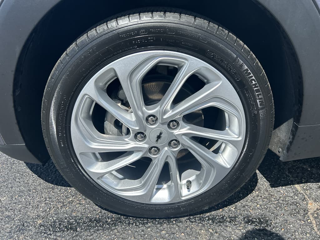 2023 Chevrolet Bolt EUV view 26