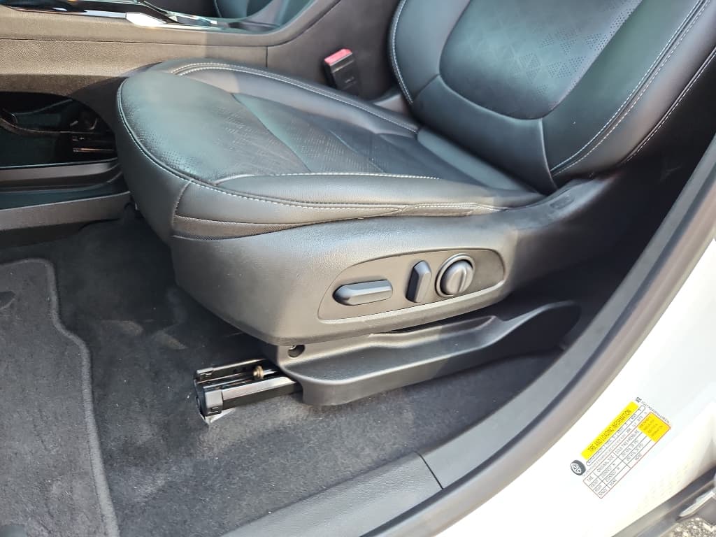 2022 Chevrolet Bolt EV view 7