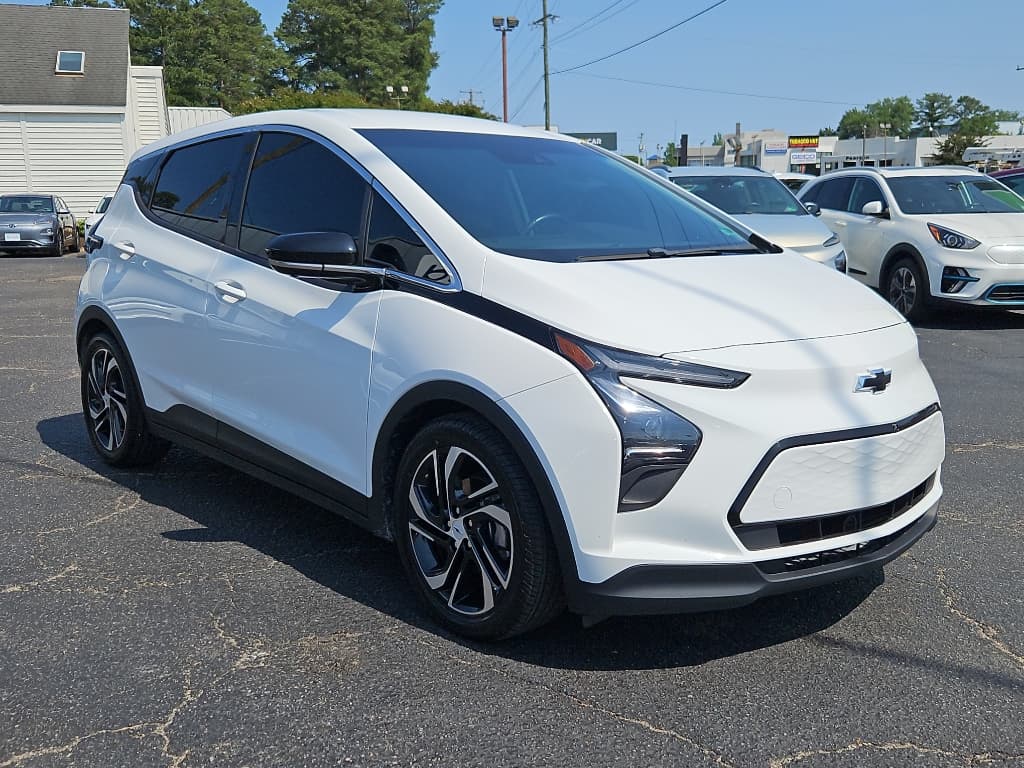 2022 Chevrolet Bolt EV view 4