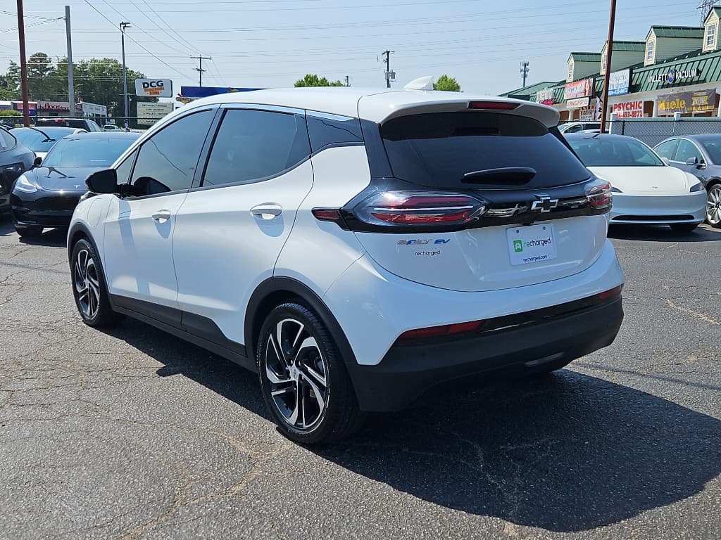 2022 Chevrolet Bolt EV view 2