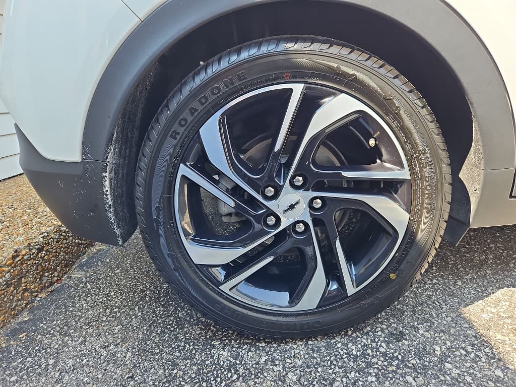 2022 Chevrolet Bolt EV view 23