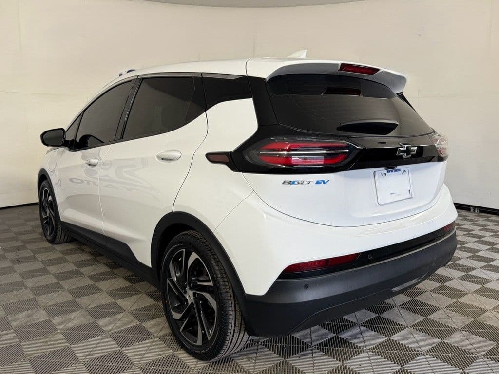 2022 Chevrolet Bolt EV view 5