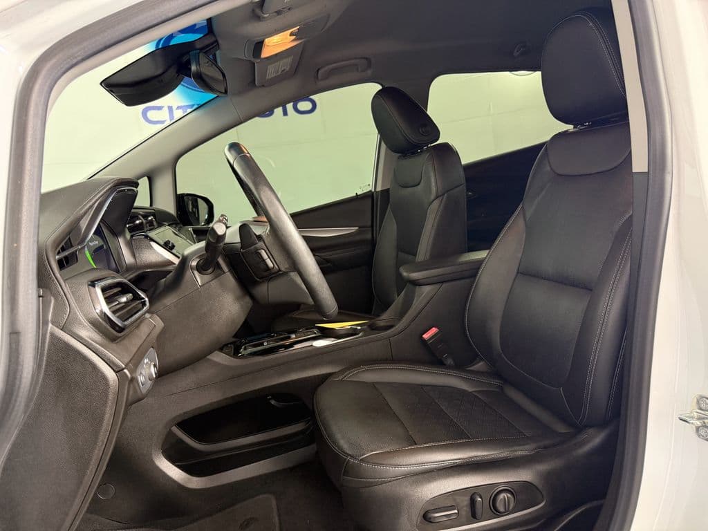 2022 Chevrolet Bolt EV view 7
