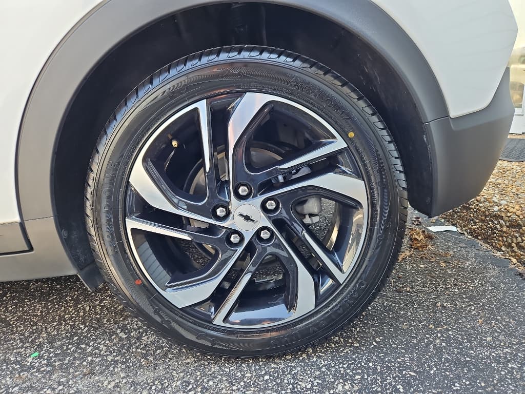 2022 Chevrolet Bolt EV view 21