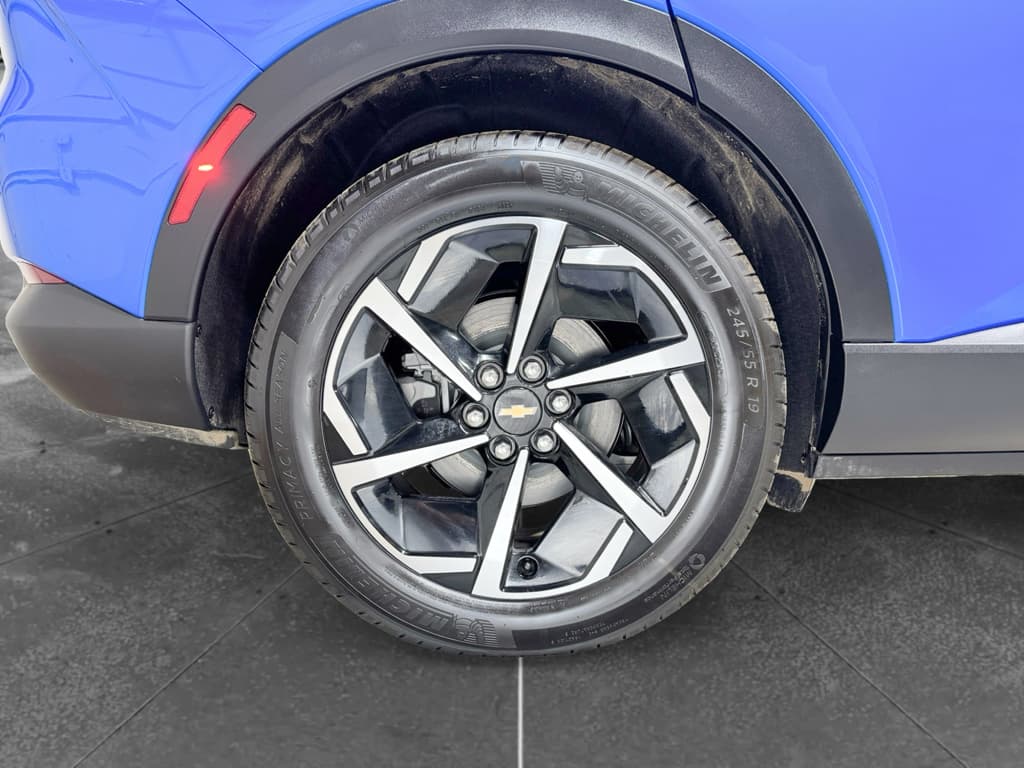 2026 Chevrolet Equinox EV view 36