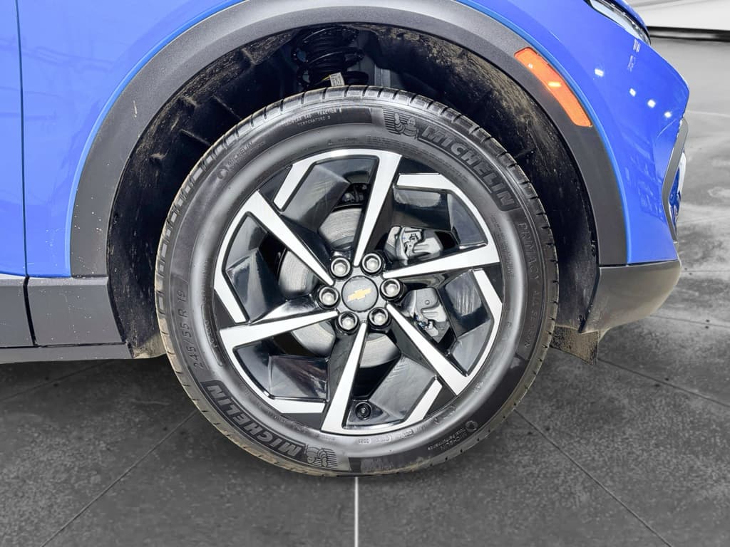 2026 Chevrolet Equinox EV view 34