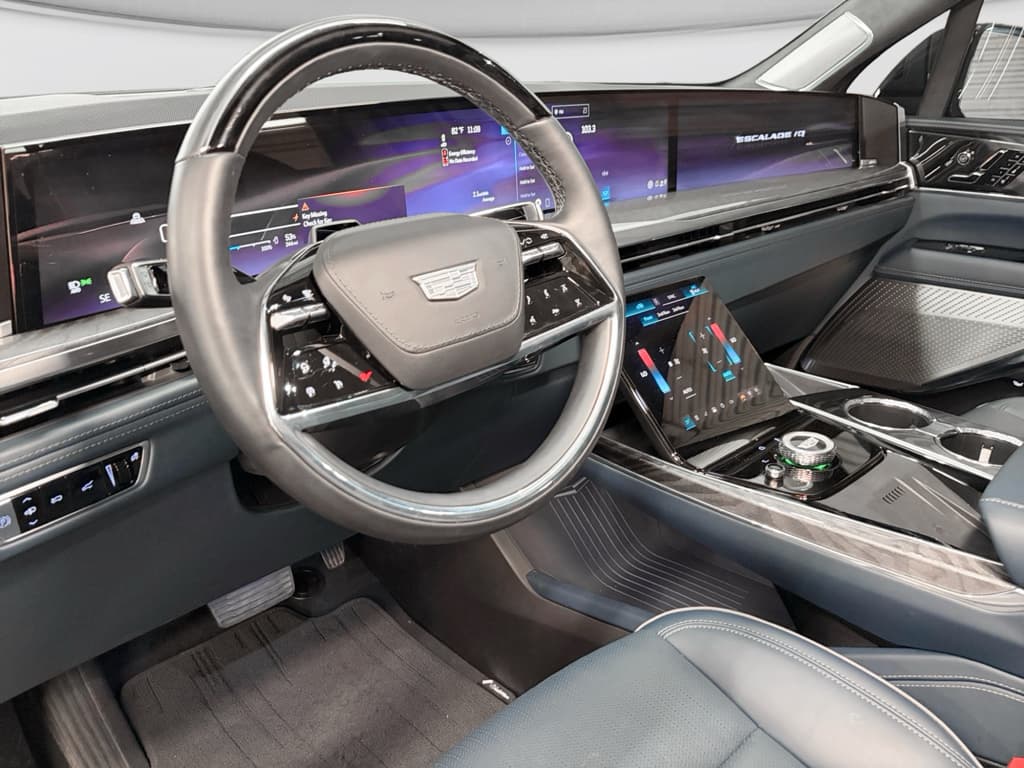 2025 Cadillac Escalade IQ view 18