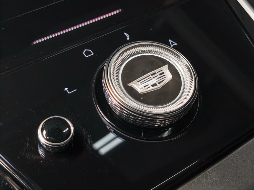 2025 Cadillac Escalade IQ view 19