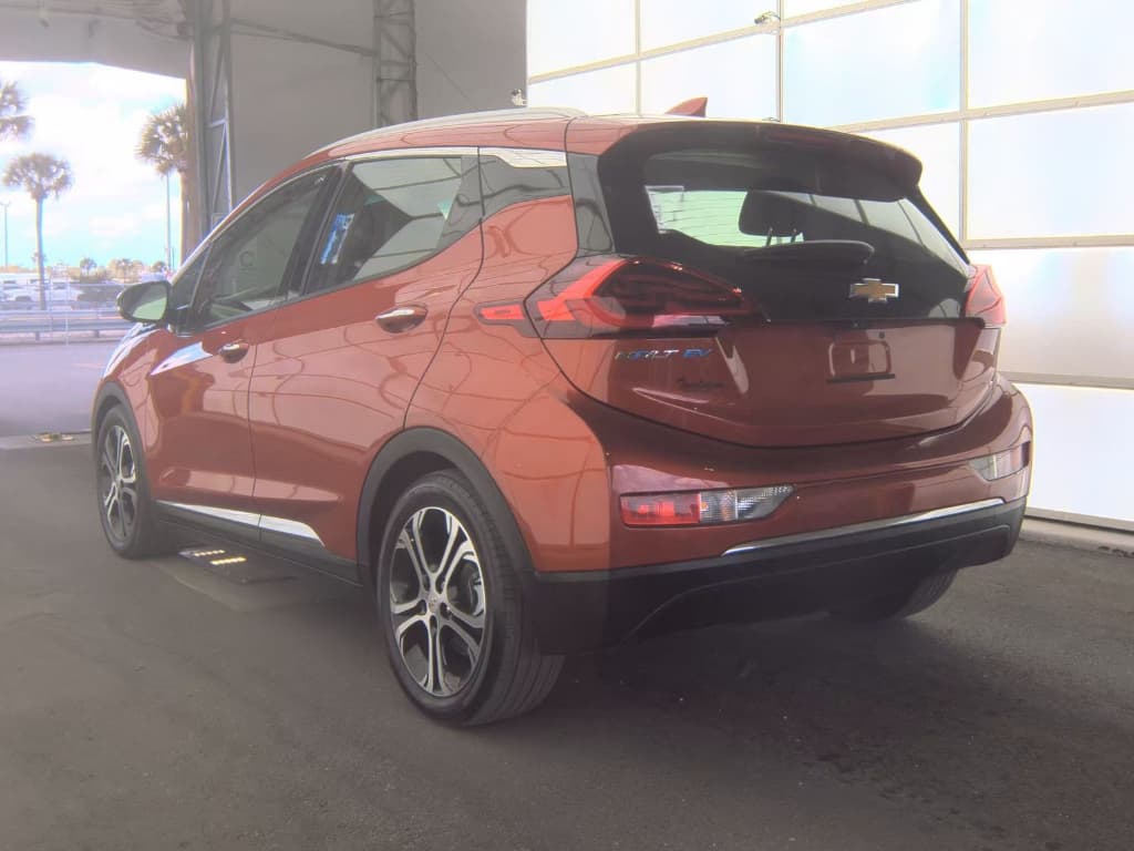 2021 Chevrolet Bolt EV view 4