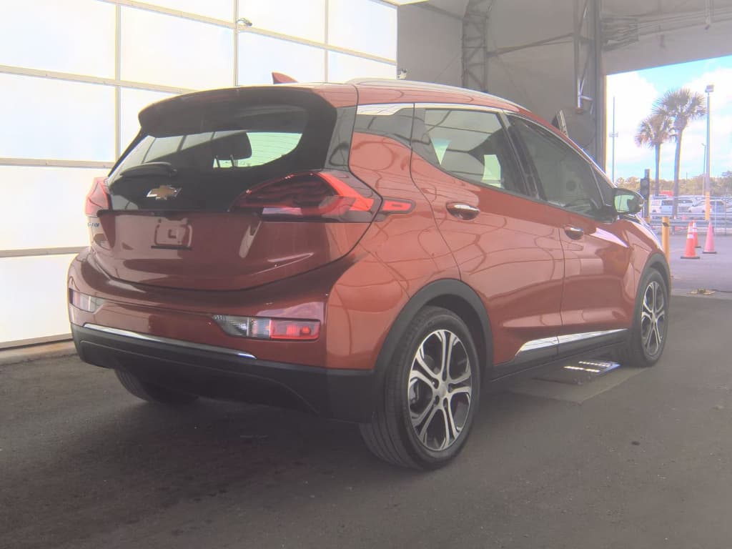 2021 Chevrolet Bolt EV view 3