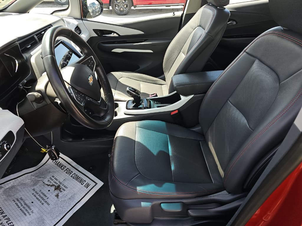 2021 Chevrolet Bolt EV view 5