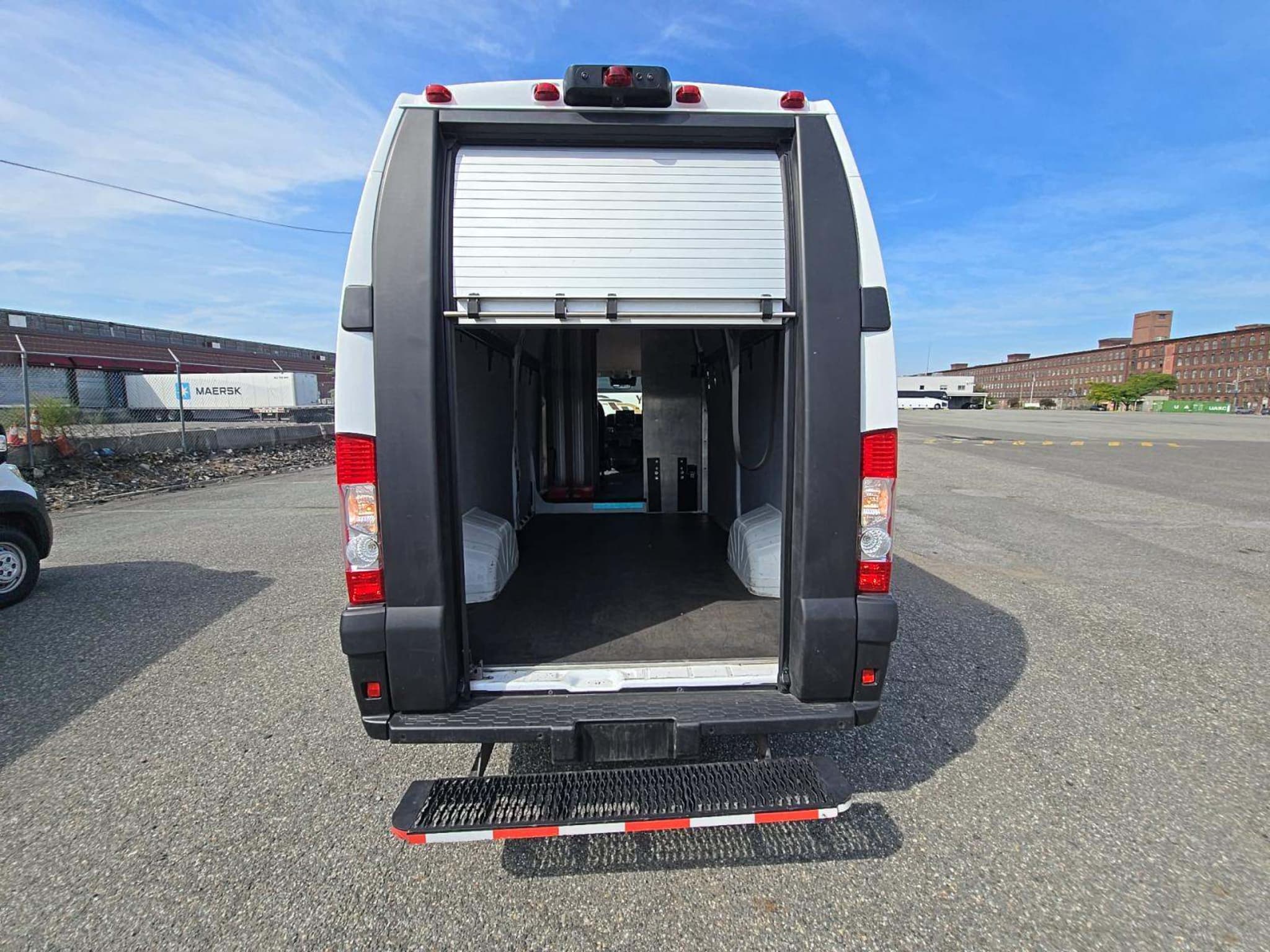 2024 Ram ProMaster 3500 BEV view 5