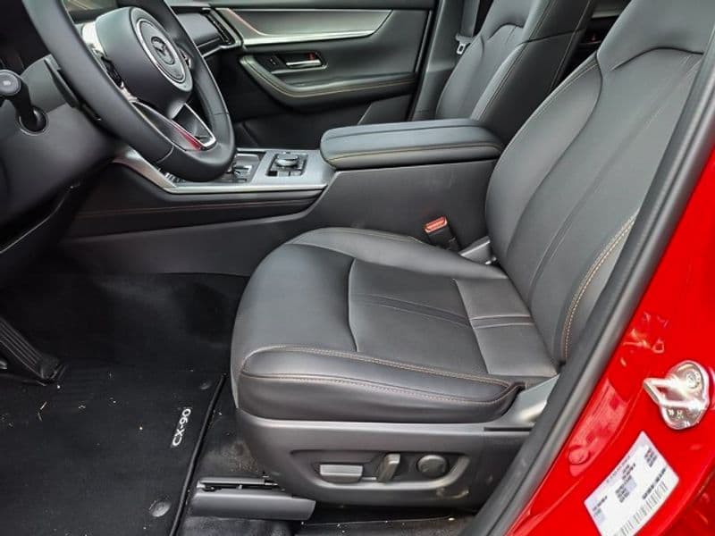 2024 Mazda CX-90 PHEV view 8