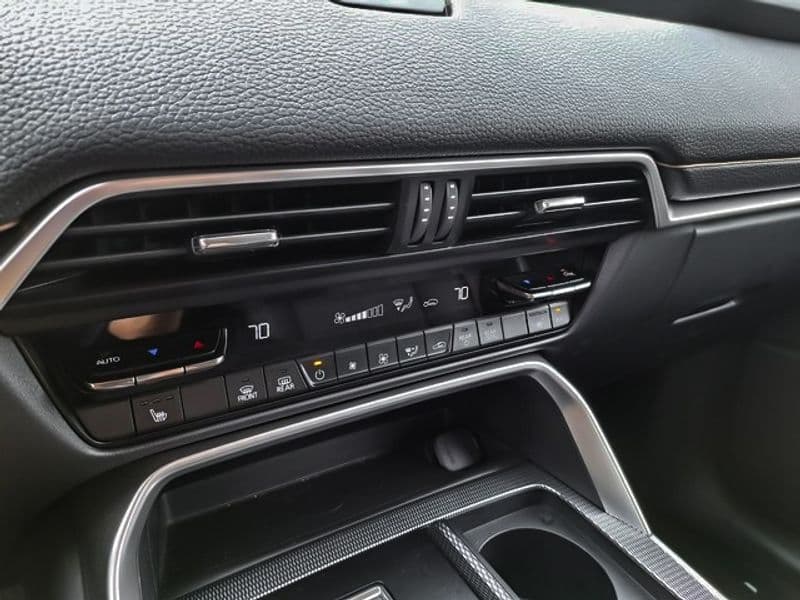 2024 Mazda CX-90 PHEV view 17