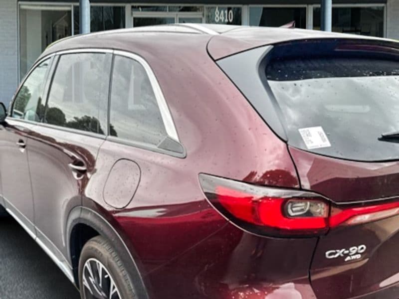 2024 Mazda CX-90 PHEV view 4