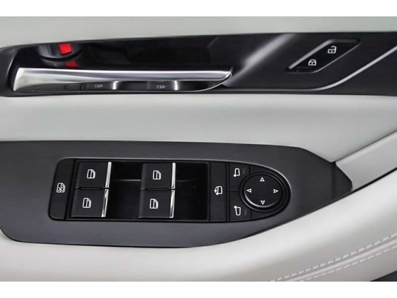 2025 Mazda CX-90 PHEV view 10