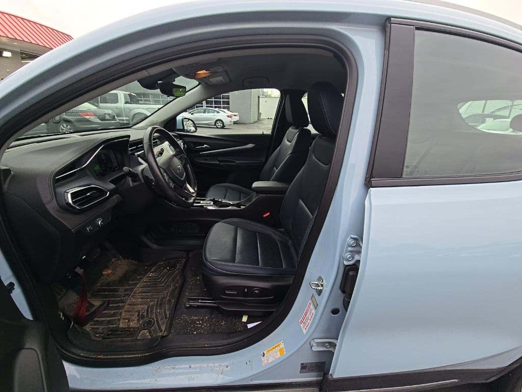 2022 Chevrolet Bolt EUV view 5