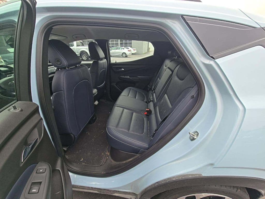 2022 Chevrolet Bolt EUV view 6