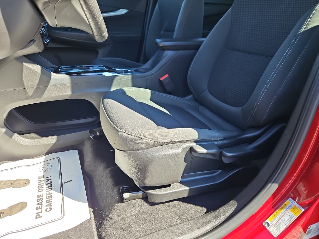 2023 Chevrolet Bolt EUV view 7