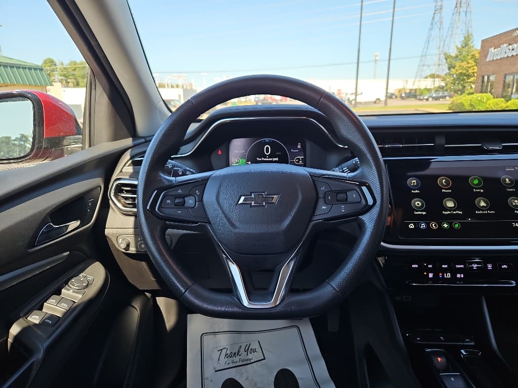 2023 Chevrolet Bolt EUV view 8