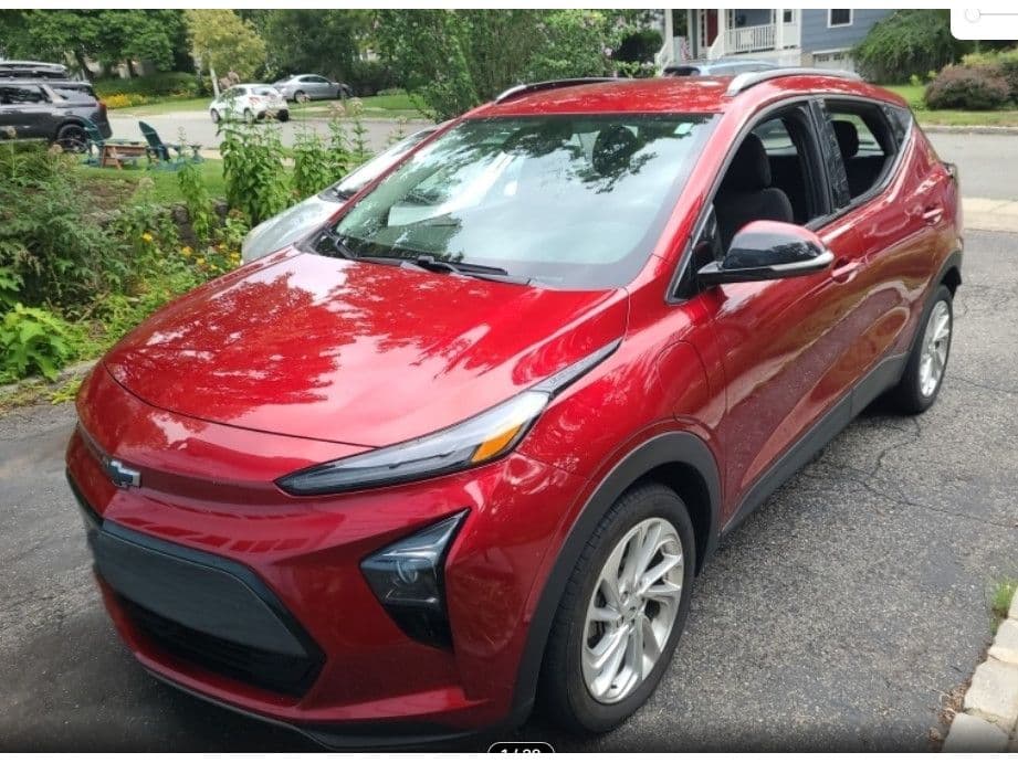 2023 Chevrolet Bolt EUV view 1