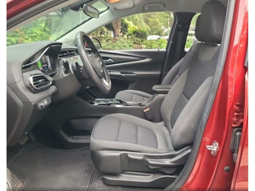 2023 Chevrolet Bolt EUV view 5