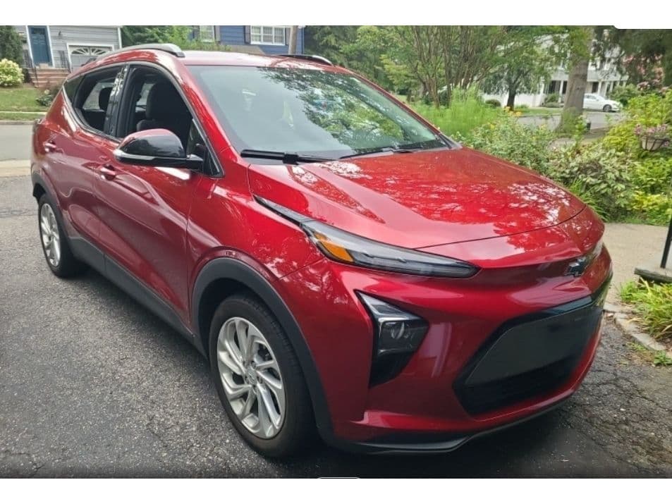 2023 Chevrolet Bolt EUV view 2