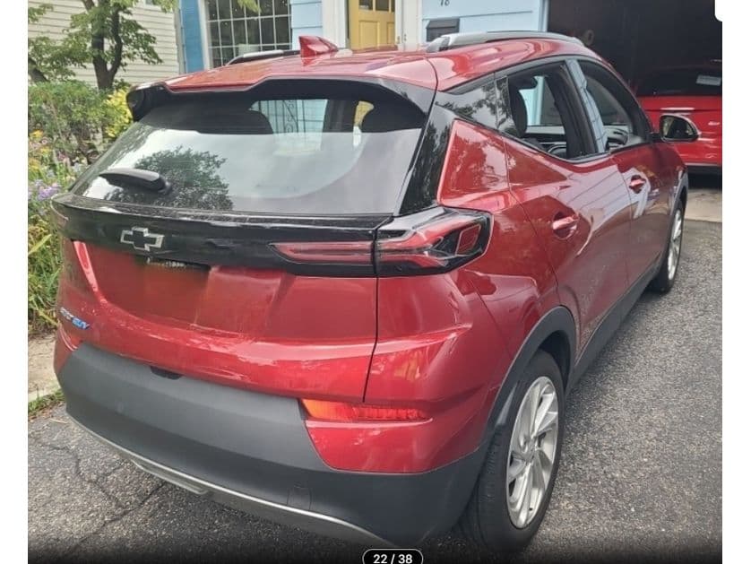 2023 Chevrolet Bolt EUV view 3