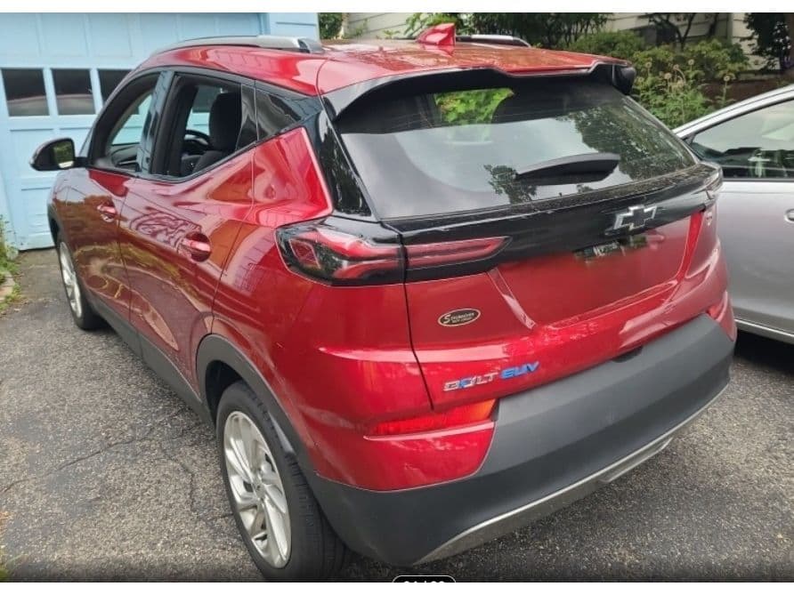 2023 Chevrolet Bolt EUV view 4