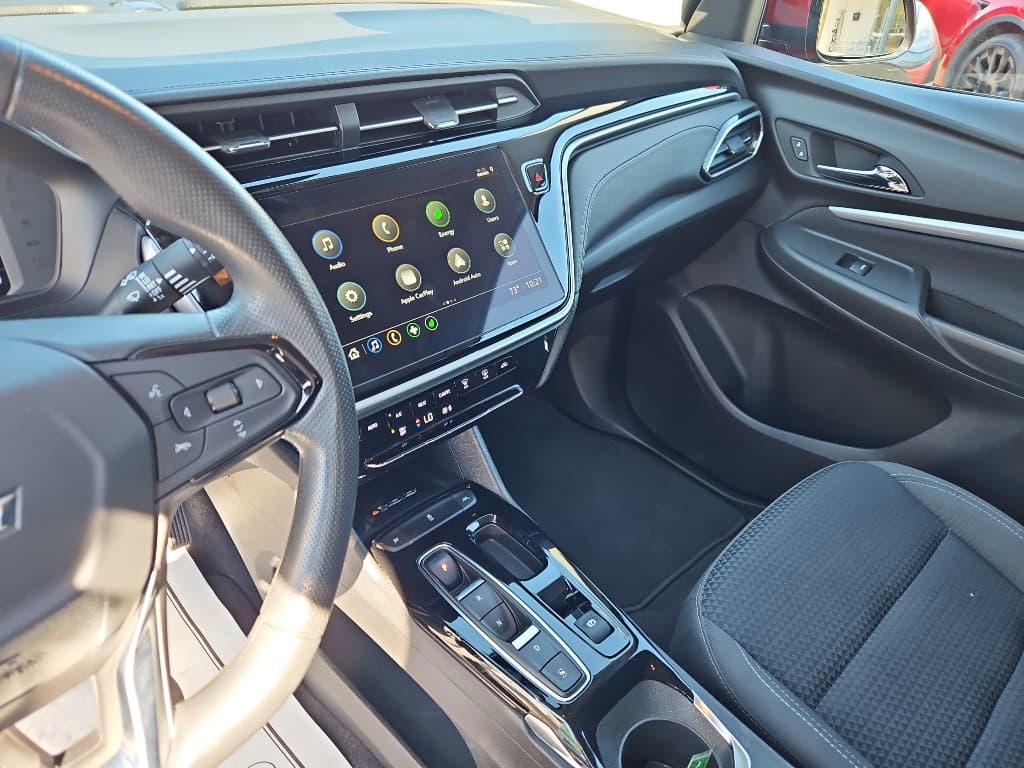 2023 Chevrolet Bolt EUV view 17