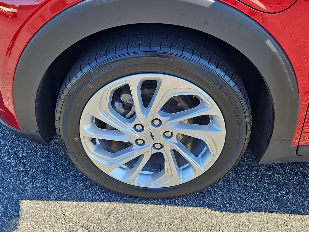 2023 Chevrolet Bolt EUV view 24
