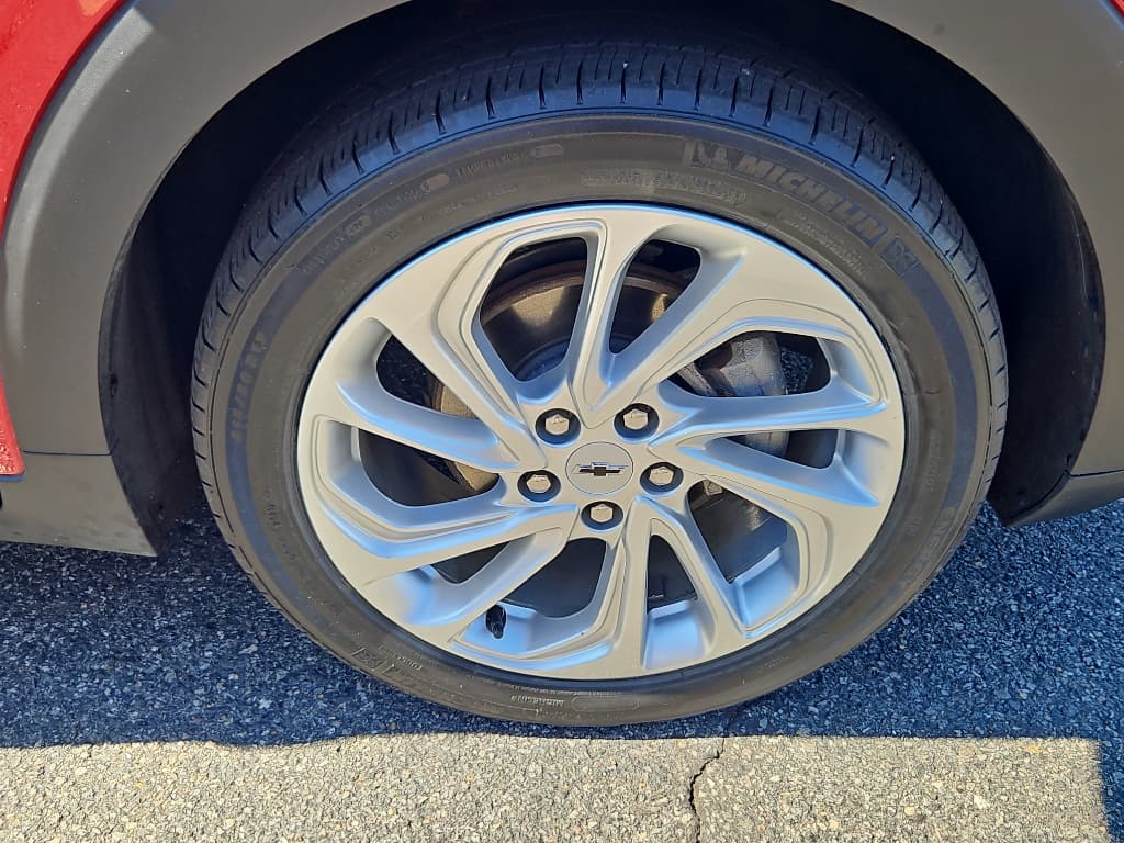 2023 Chevrolet Bolt EUV view 30